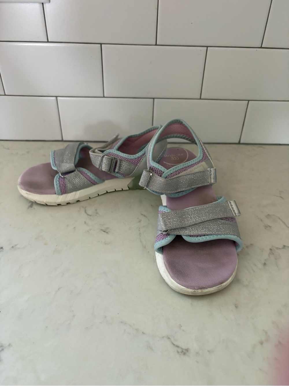 Stride Rite 360 Girls Sport Sandals Size 13 Memory Foam Hook & Loop light up!